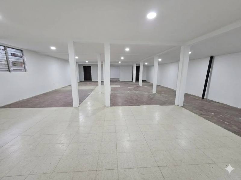 Alquiler o Venta de Bodega en Mercado Oriental