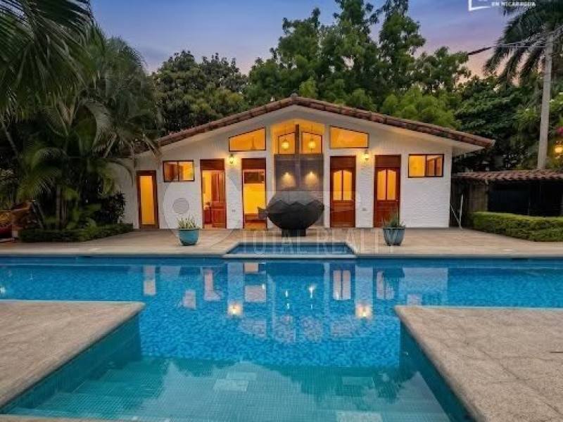 Casa en venta en Villa Fontana Sur, Managua
