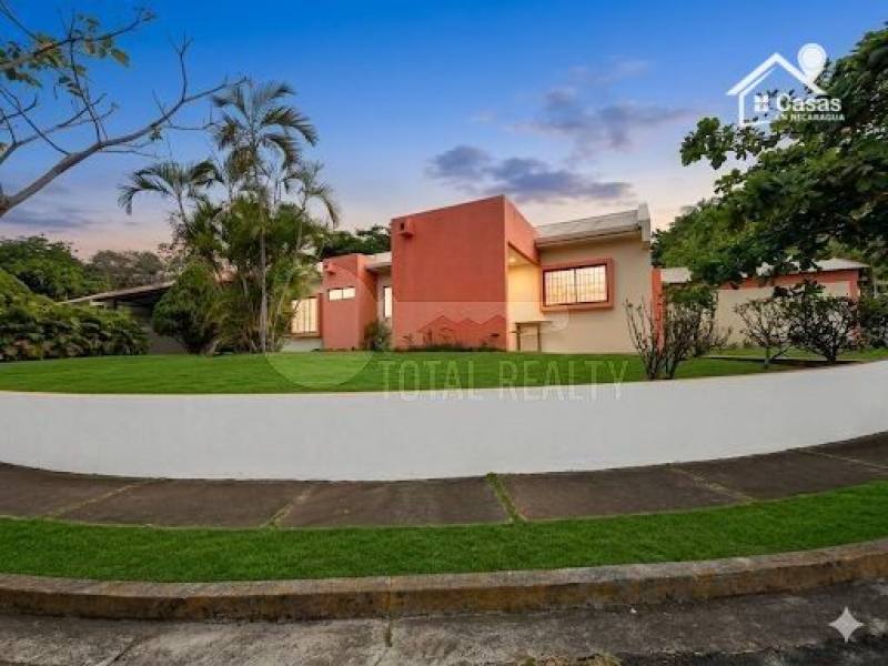 Casa en venta en Villa Fontana, Managua