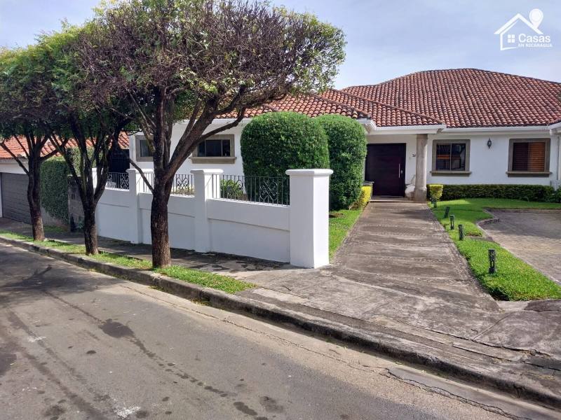 Casa en venta en Las Cumbres, Managua