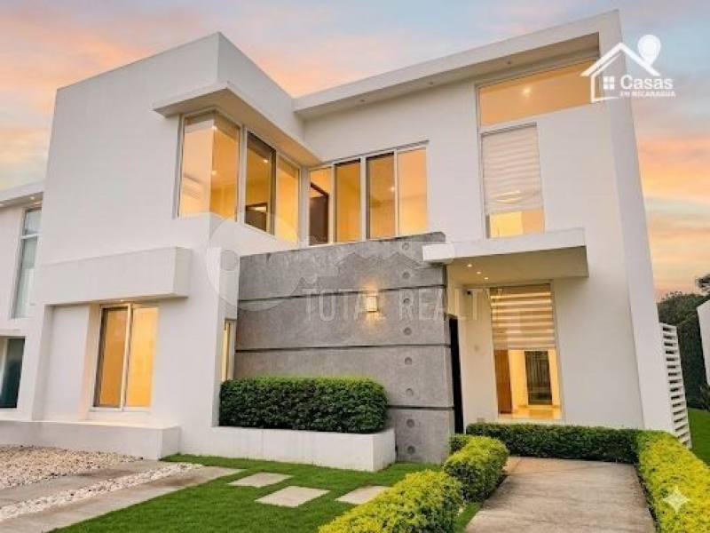 Casa en venta en Villa Fontana Sur, Managua