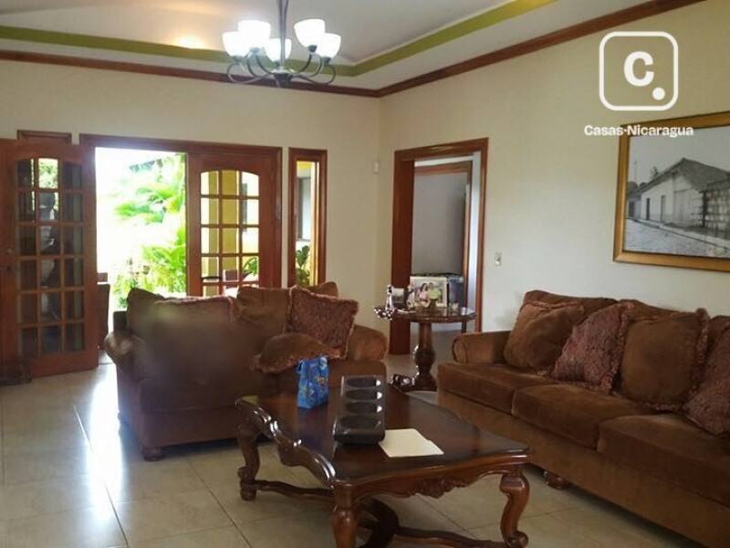 Casa en venta en Santo Domingo, Managua – 4 hab, 380 m²