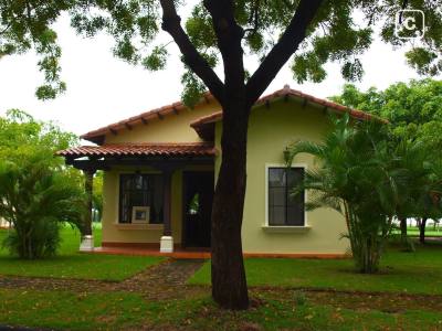 Casa en venta en Villa el Carmen, Managua – 2 hab, 130 m²
