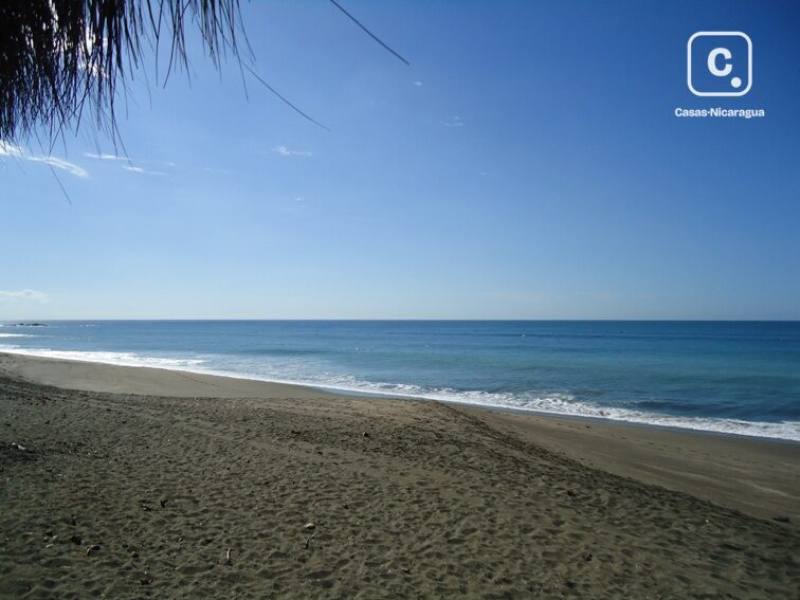 Beach house for sale in Leon – 130 m²