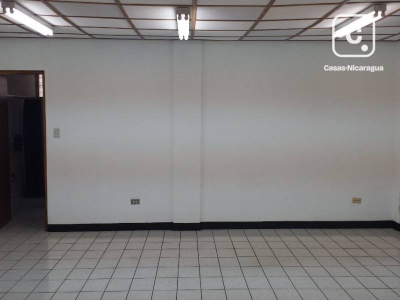 Oficina en venta en Bolonia, Managua – 570 m²