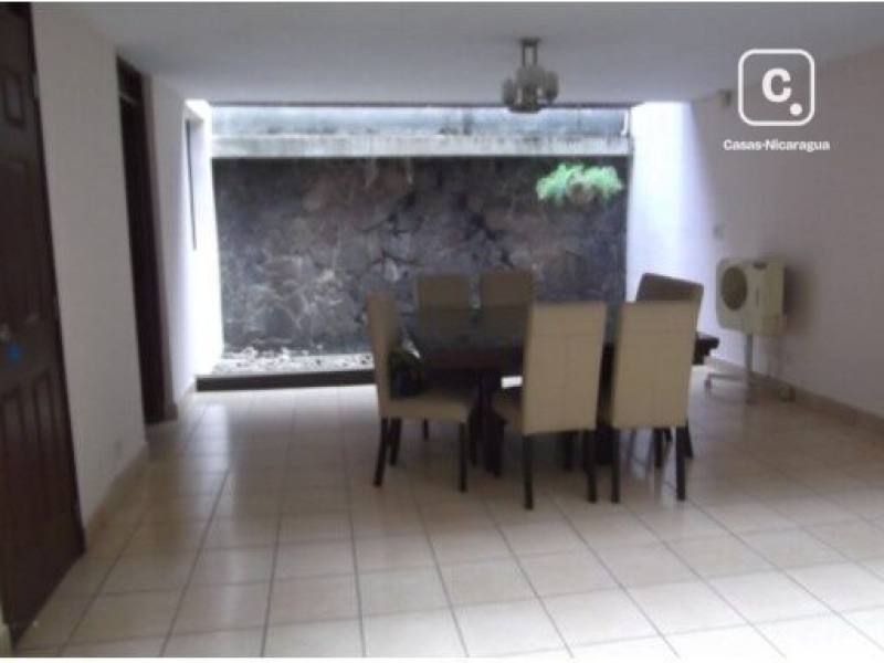 Casa en venta en Bolonia, Managua – 192 varas²