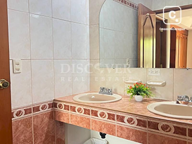 Casa en venta en Reparto San Juan, Managua – 4 hab, 300 m²