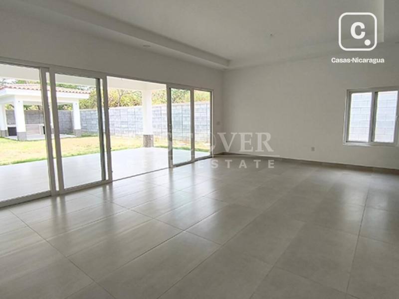 Casa en venta en Santo Domingo, Managua – 4 hab, 350 m²