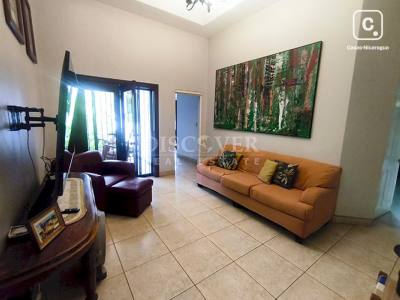 Casa en venta en Las Colinas, Managua – 3 hab, 380 m²