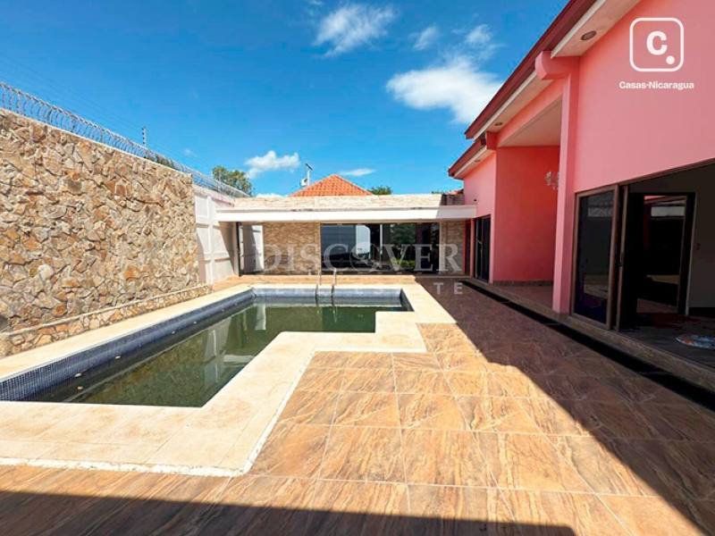Casa en venta en Carretera Masaya, Managua – 7 hab, 1,061 m²