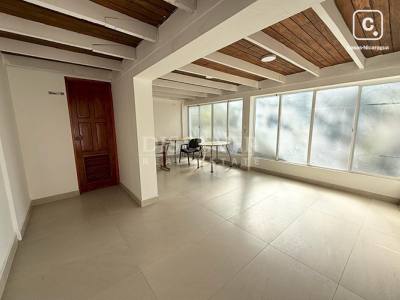 Oficina en alquiler en Las Colinas, Managua – 28 m²