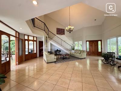 Casa en alquiler en Villa Fontana Sur, Managua – 4 hab