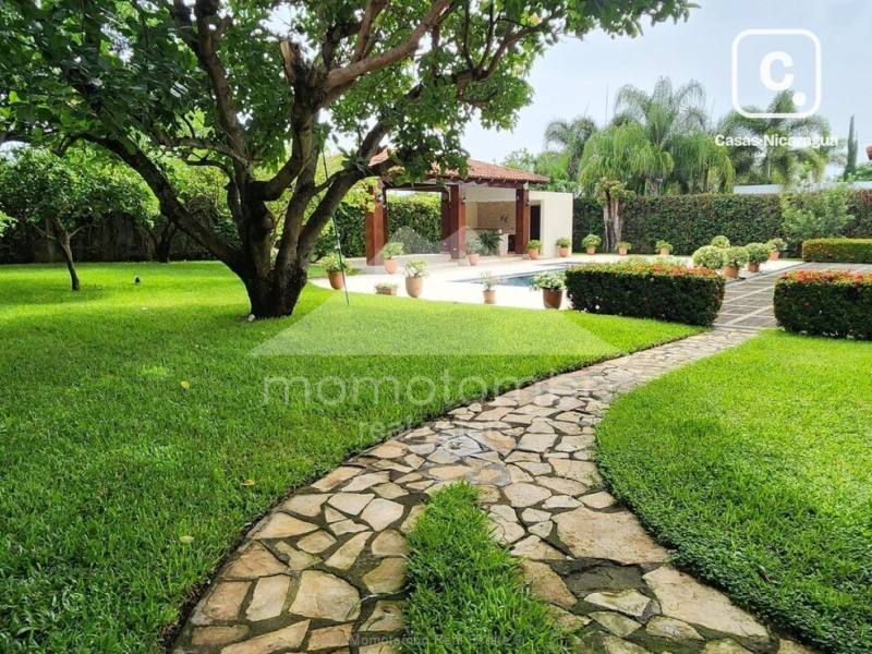 House for sale or rent in Santo Domingo, Managua – 4 beds, 500 m², US$ 560,000