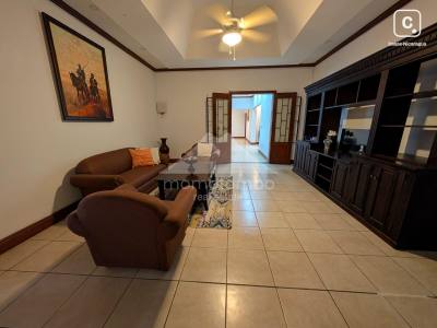 House for rent in Villa Fontana Sur, Managua – 386 m²