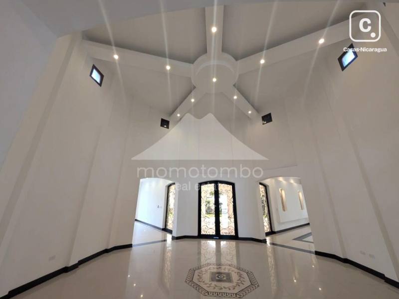 Casa en venta en Villa Fontana Sur, Managua – 7 hab, 1,100 m²