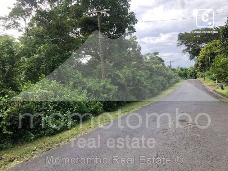 Terreno en venta en Villa Fontana, Managua – 16,170 varas²