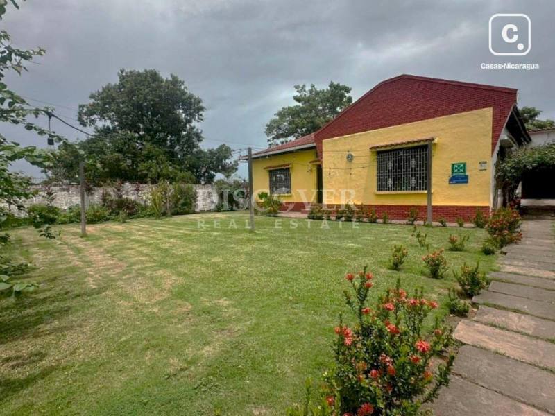 Local comercial en venta en León – 511 m²