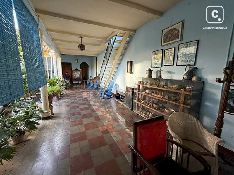 Casa en venta en Granada – 2 hab, 414 m²