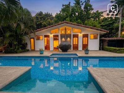 Casa en venta o alquiler en Villa Fontana Sur, Managua – 4 hab, 1,500 m²