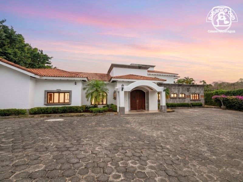 Casa en alquiler en Villa Fontana Sur, Managua – 4 hab
