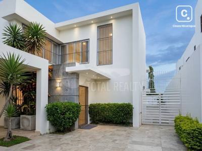 Casa en alquiler en Villa Fontana Sur, Managua – US$ 2,000/mes