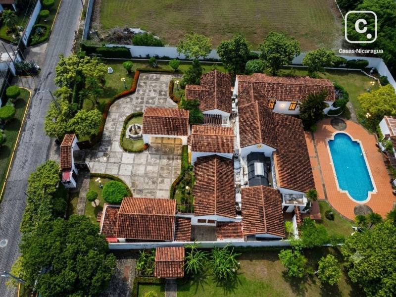 Casa en venta o alquiler en Las Colinas, Managua