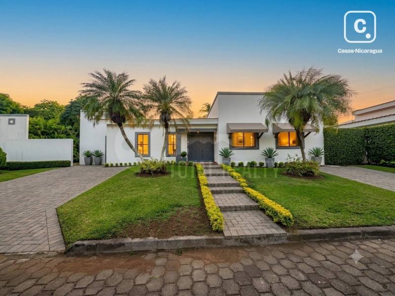 Casa en alquiler en Las Colinas, Managua