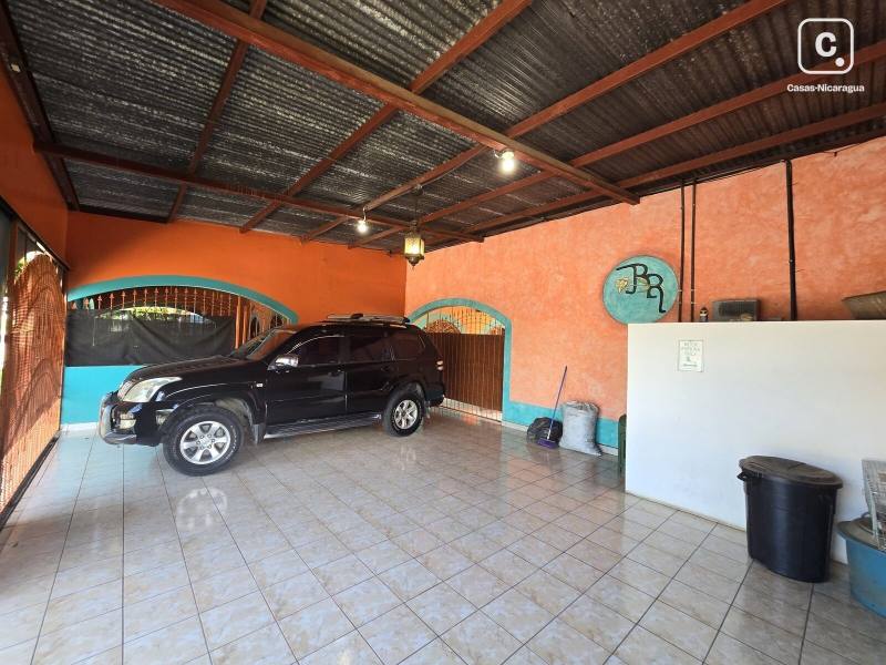 Casa en venta en Granada – 4 hab, 604 varas²