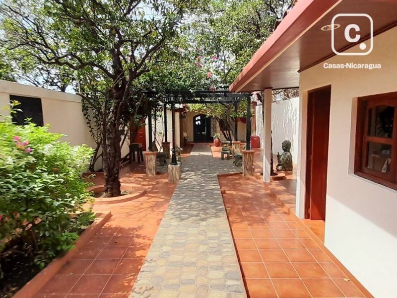 Casa en venta en León – 4 hab, 592 varas²