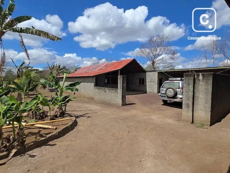 Finca en venta en Diriomo, Granada – 3 hab, 8,804 varas²