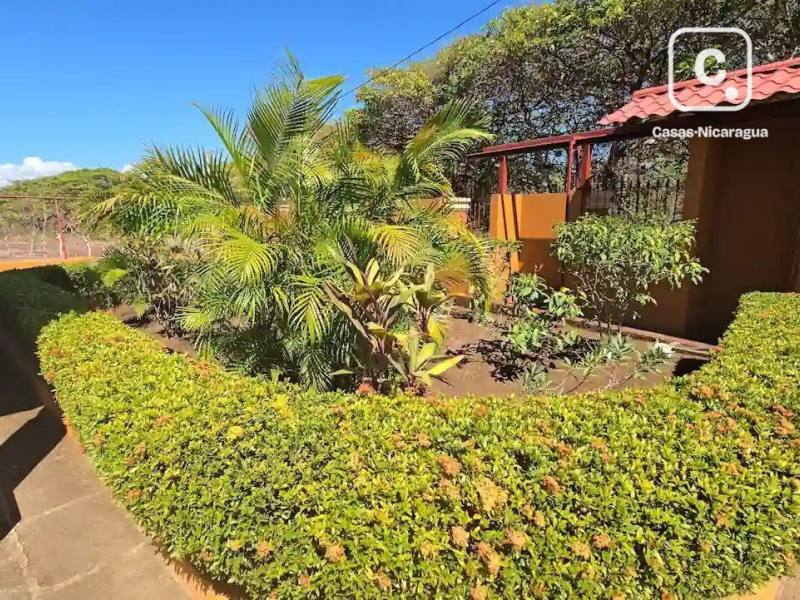 Finca en venta en Granada – 3 hab, 2,950 varas²