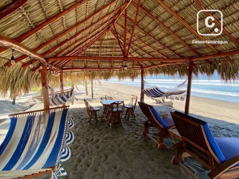 Casa de playa en venta en León – 4 hab, 1,948 varas²
