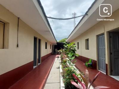 Apartamento en venta en Granada – 12 hab, 900 m²