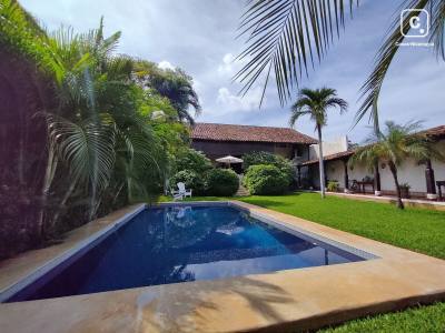 Casa en venta en Granada – 3 hab, 557 m²