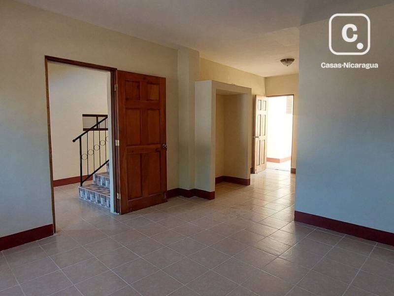 Apartamento en venta en Granada – 8 hab, 160 m²