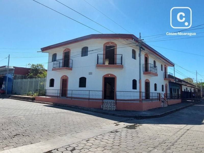 Apartamento en venta en Granada – 8 hab, 160 m²