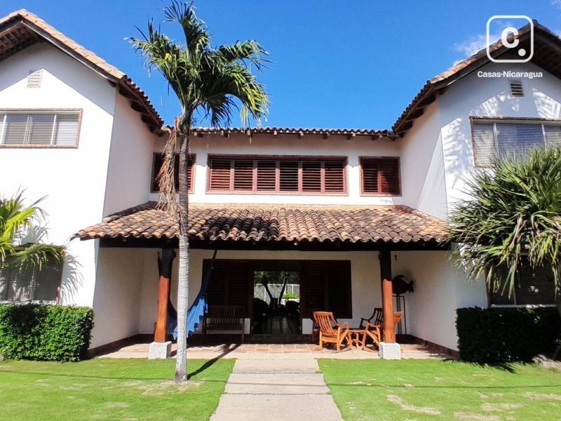 Casa de playa en venta en León – 5 hab