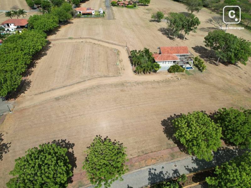 Terreno en venta en Villa el Carmen, León – 1,244 varas²
