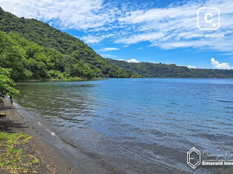 Terreno de 7,250 m² con frente de laguna y derecho de construcción, Laguna de Apoyo
