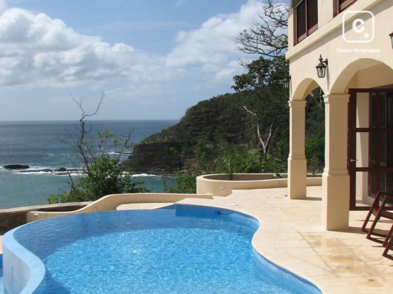 Beach house for sale in San Juan del Sur, Rivas – 2 beds, 238 m²
