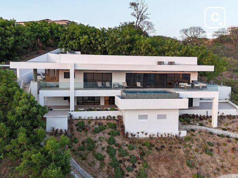 Beach house for sale in San Juan del Sur, Rivas – 5 beds, 302 m²