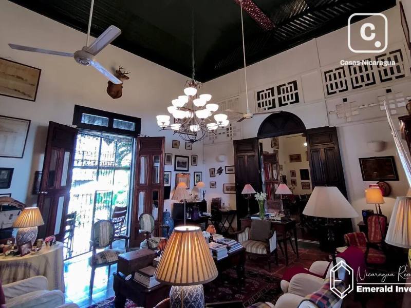 House for sale in Granada – 3 beds, 746 m²