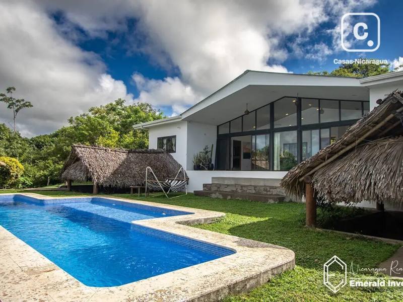House for sale in San Juan del Sur, Rivas – 3 beds, 15,252 m²
