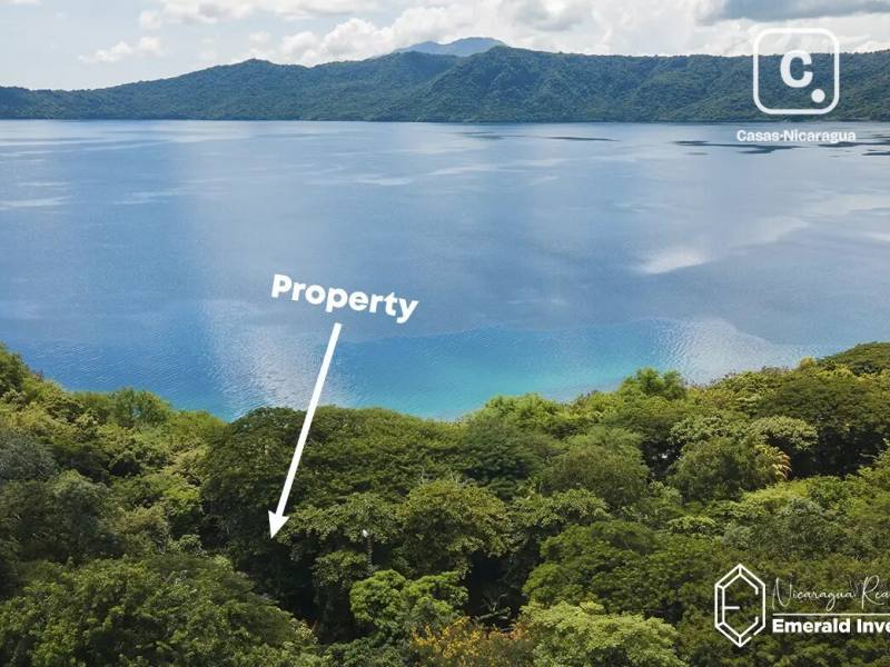 Casa de 6 habitaciones y cuartos tipo dormitorio en 2,889 m² frente a Laguna de Apoyo