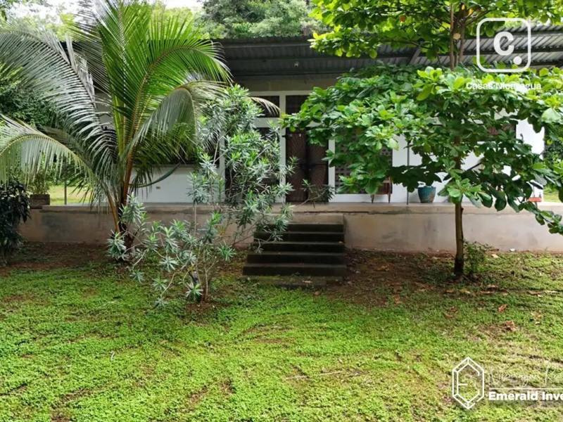 Casa de 2 habitaciones en 1,254 m² con título de propiedad en Gigante