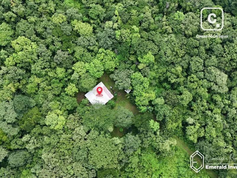 Casa de 2 habitaciones en 1,254 m² con título de propiedad en Gigante