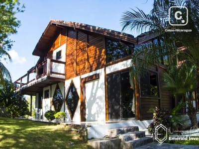 Casa de 6 habitaciones en 1,106 m² con piscina infinita en Redonda Bay