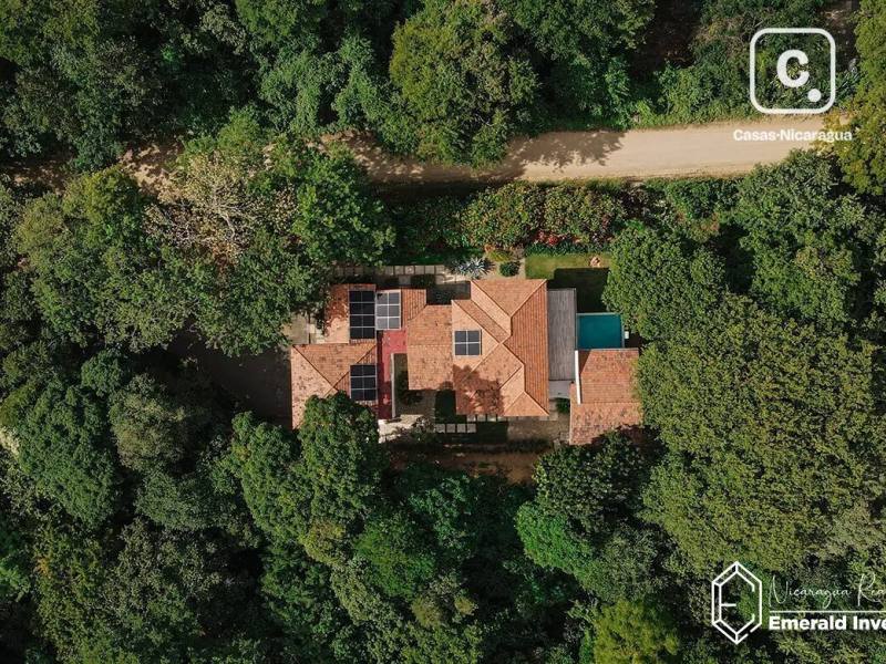Casa de 3 habitaciones y 355 m² en Rancho Santana, Tola