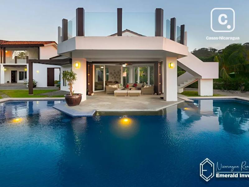 Casa de 7 habitaciones en 3,600 m² en Playa Marsella, San Juan del Sur