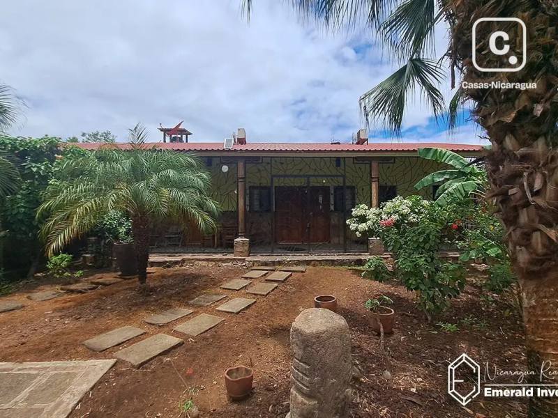 House for sale in Granada – 2 beds, 277 m²